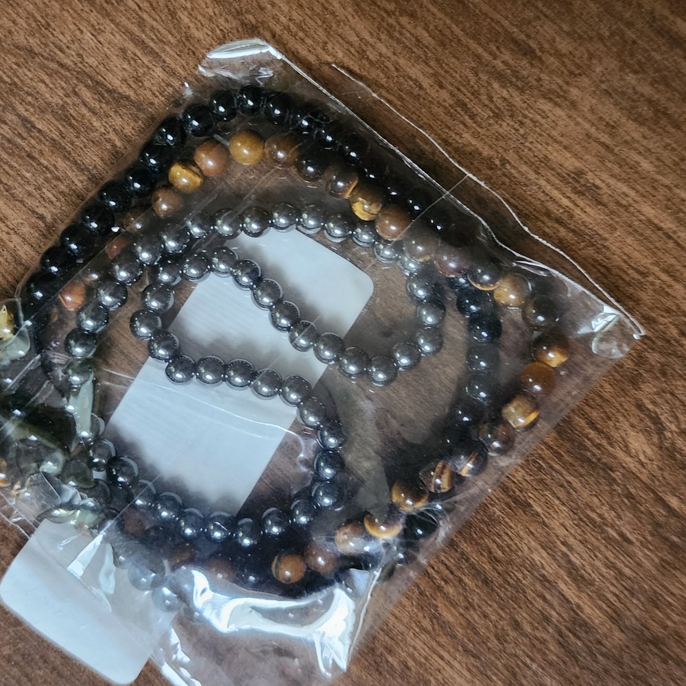 BUNDLE 5 bracelets and 1 necklace